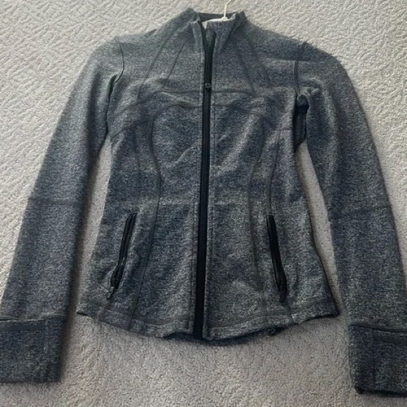 🌟 LULULEMON Define Jacket | Heather Grey | Size 2 | NWT | Slim-Fit Performance 🌟 - Picture 3 of 4